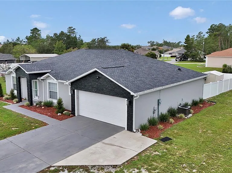 10648 SW 38th Ave — Photo 48