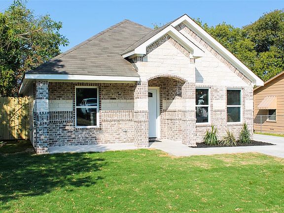 3rd image of 2836 Stuart Dr