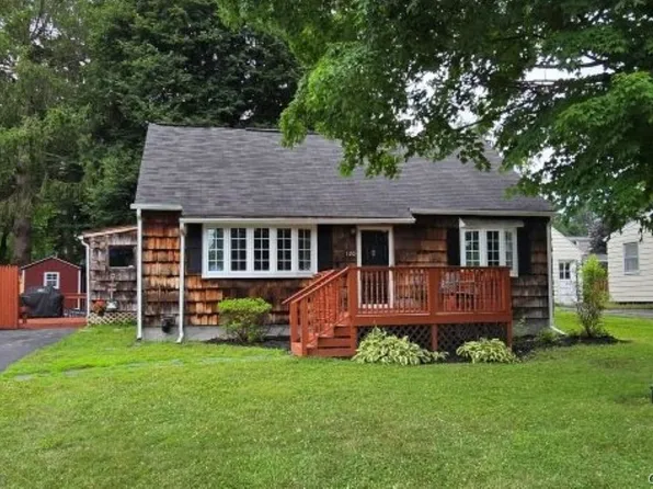 120 Bramley Dr, Camillus, NY 13031