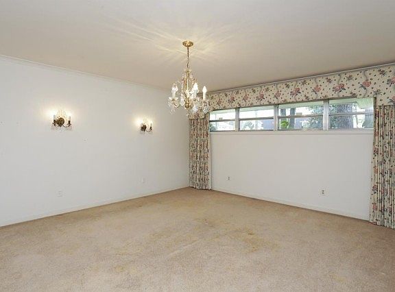 4th image of 327 Westminster Dr
