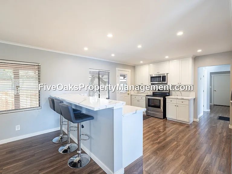 252 Folsom Rd #A — Photo 8