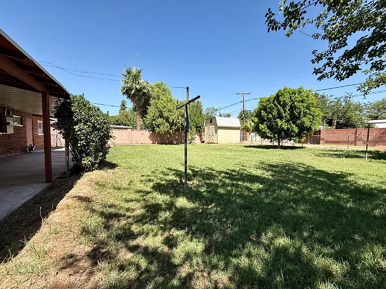1514 W Rovey Ave — Photo 38