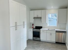 8 3rd St, Norwalk, CT