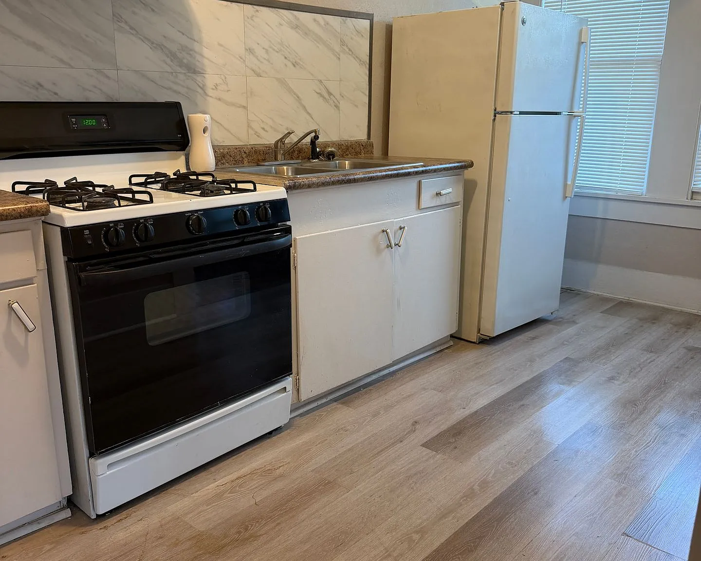 2412 Pinehurst Blvd — Photo 2