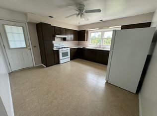 1111 N Route 41 #4, Gurnee, IL 60031