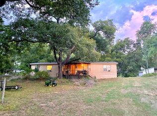 912 N Stewart St, Azle, TX 76020
