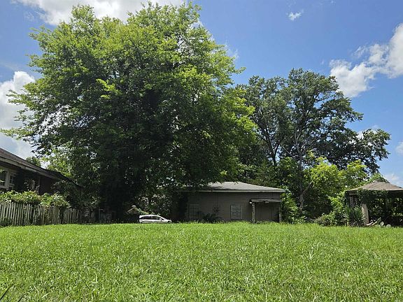 3rd image of 1424 Booker St