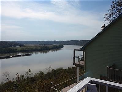 3rd image of 101 S Riverview Ln