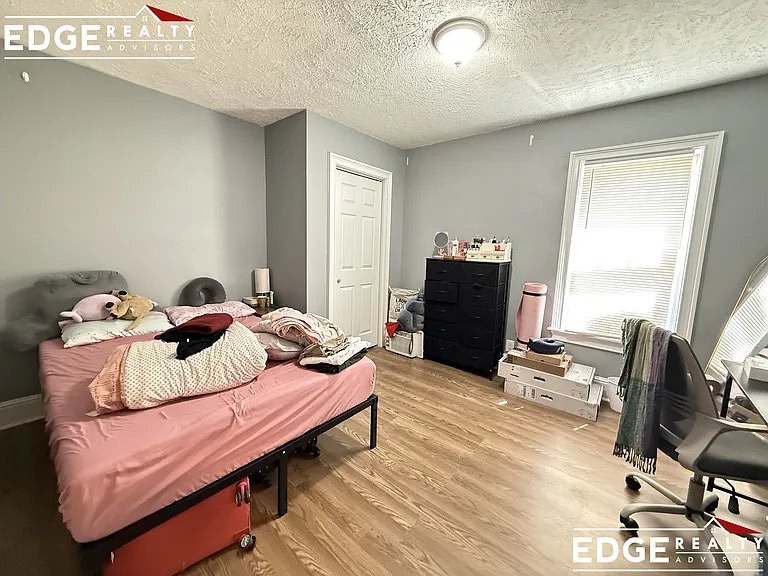 81 Alder St #B — Photo 6