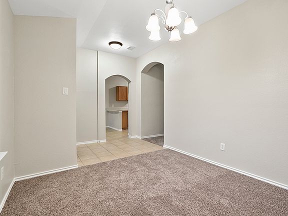5th image of 112 Clark Dr