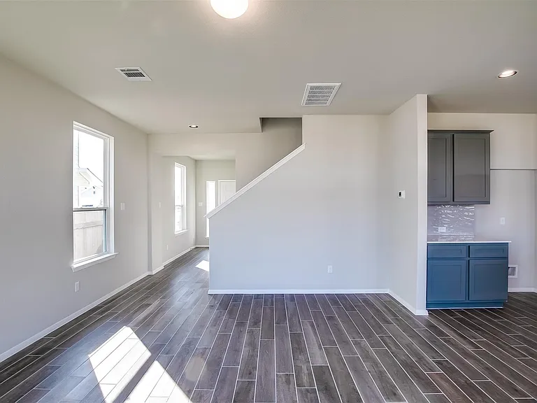 212 Stein Rd — Photo 7