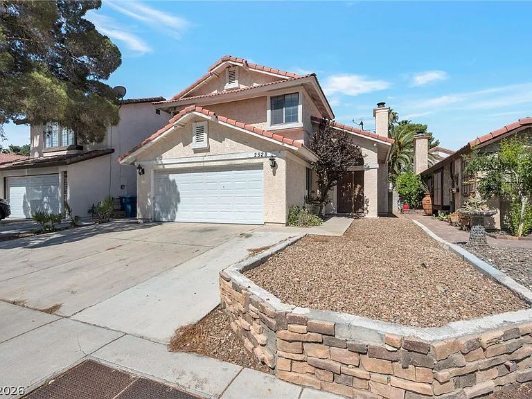 2528 Cherrywood St — Photo 2