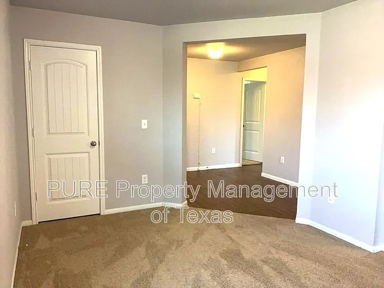 12040 Riparian Rd — Photo 9