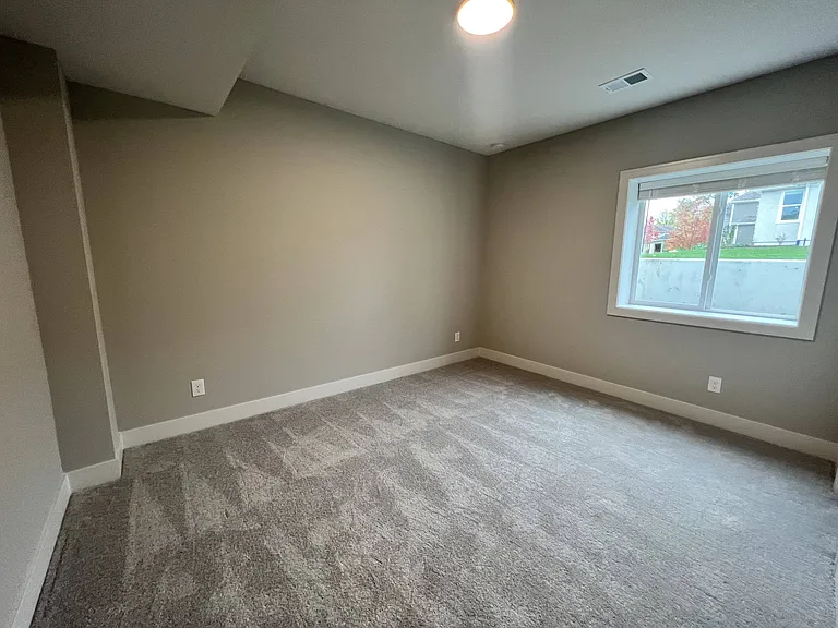 1533 SW Hedgewood Ln — Photo 33
