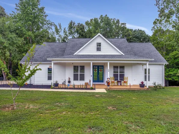 19 Mannin Rd, Leoma, TN 38468