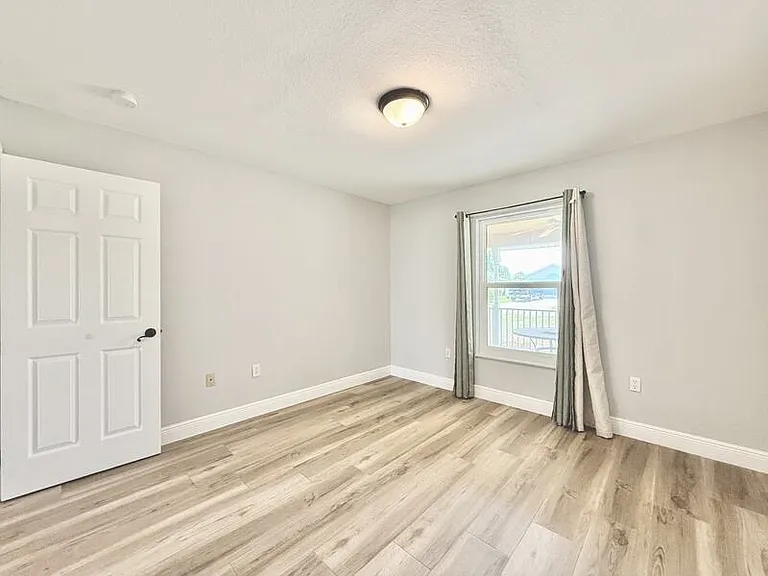 22148 Lockport Ave — Photo 36