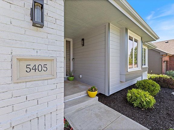 4th image of 5405 S 163rd Ave