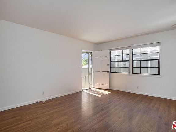 3rd image of 1514 Oakwood Ave