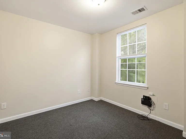 2238 N Park Ave #B — Photo 8