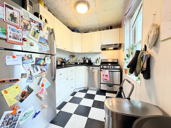 264 Kelton St APT 10A, Allston, MA 02134