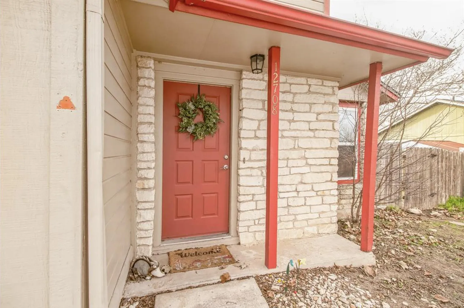 3 bed, 2.0 bath, 1323 sqft, $1,850 — Photo 2