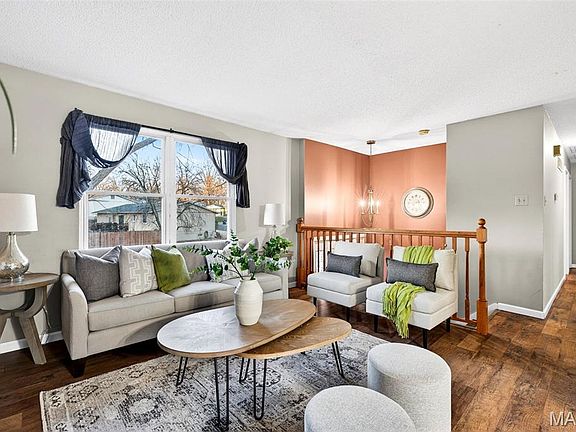 2nd image of 3418 Wexford Dr
