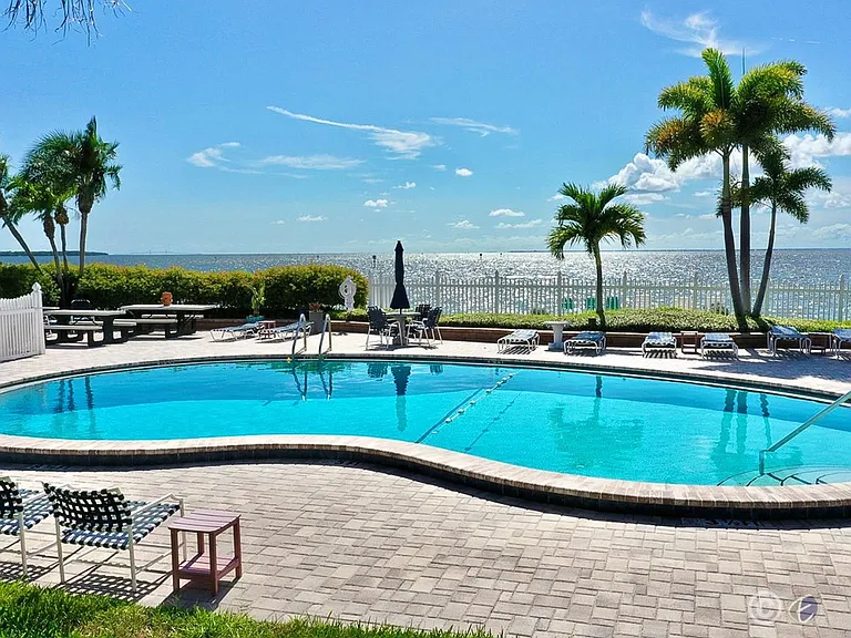 821 Bahia Del Sol Dr #B — Photo 35