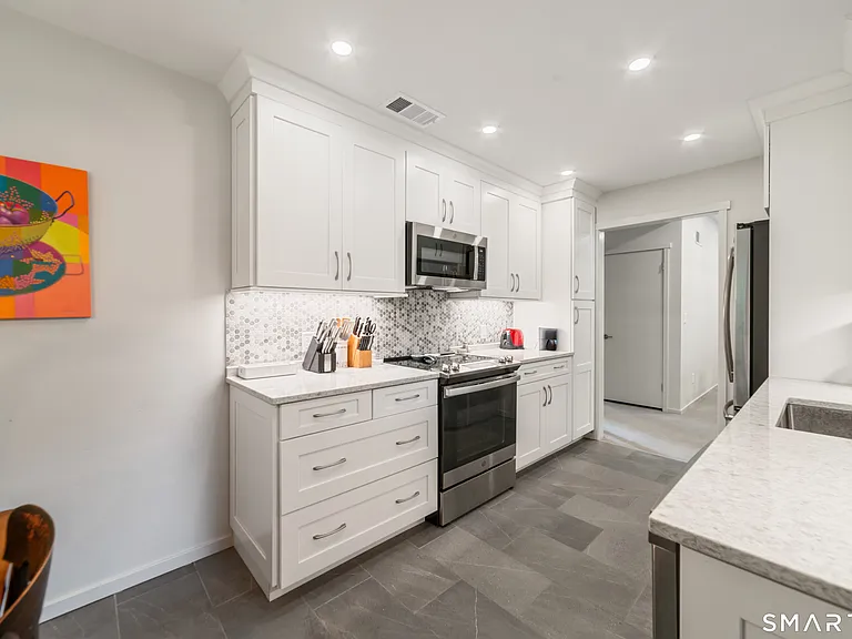 595 Heritage Vlg #B — Photo 10