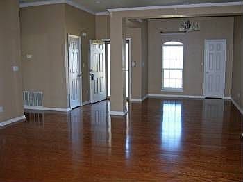 5th image of 715 Kenney Dr