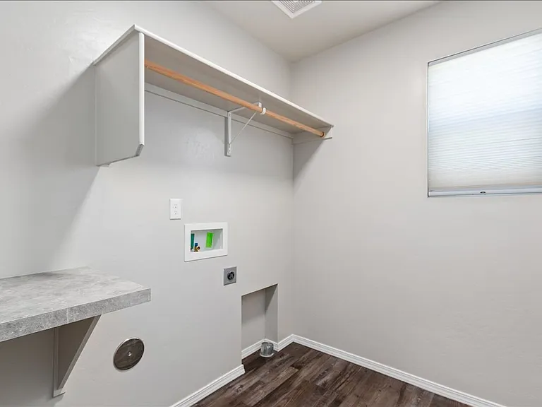 2044 Kodiak St — Photo 39