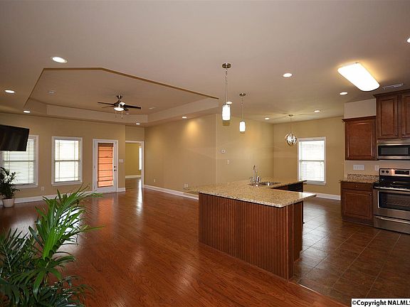 4th image of 404 Summer Cove Cir NW