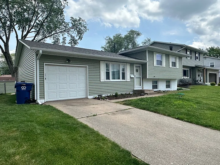 3121 Westmar Dr — Photo 1