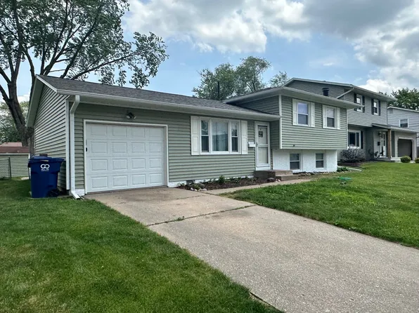 3121 Westmar Dr, Bettendorf, IA 52722