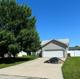 326 20th St NW, East Grand Forks, MN, 56721