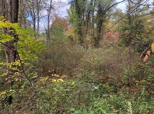 Collarbark Rd, Hopewell junction, NY 12533