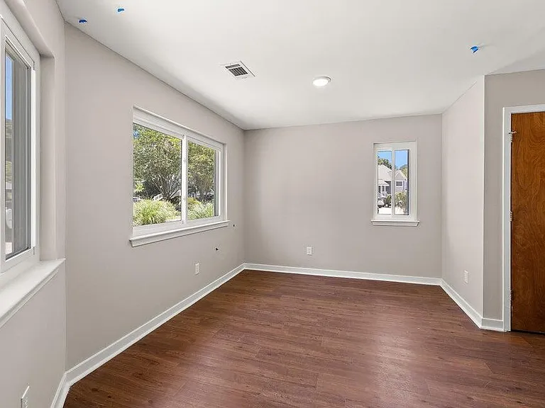 854 Catalpa Ct #A — Photo 2