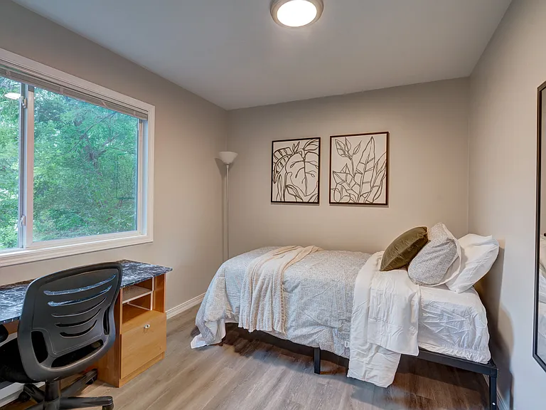 1230 E Dayton St #4 — Photo 5