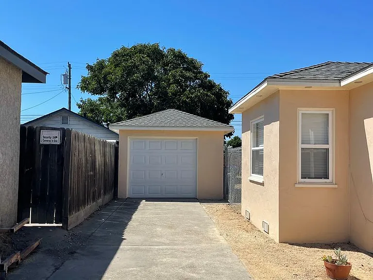 317 S D St — Photo 13