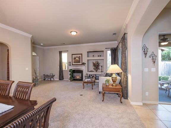 4th image of 3781 Heritage Ave