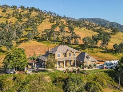 5679 Wildcat Dr, Sanger, CA, 93657