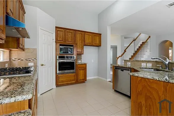 4421 Maize Dr — Photo 9