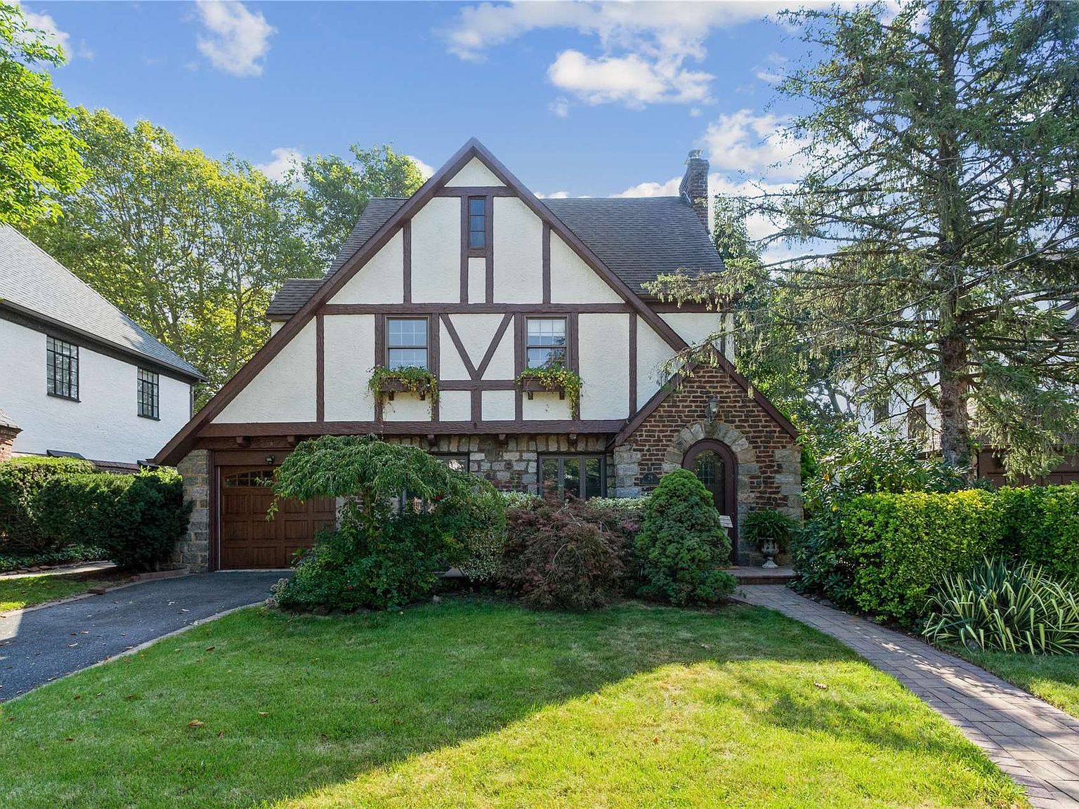 28 Ackley Avenue, Malverne, NY 11565 Zillow