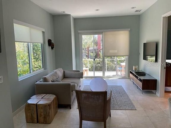 2nd image of 124 7th Ave N #2