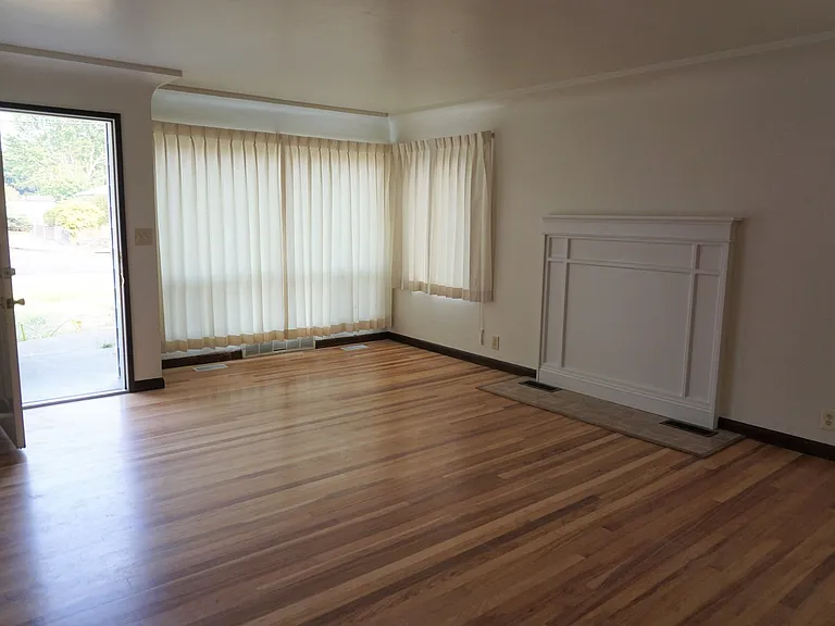 2906 Geary St SE — Photo 7