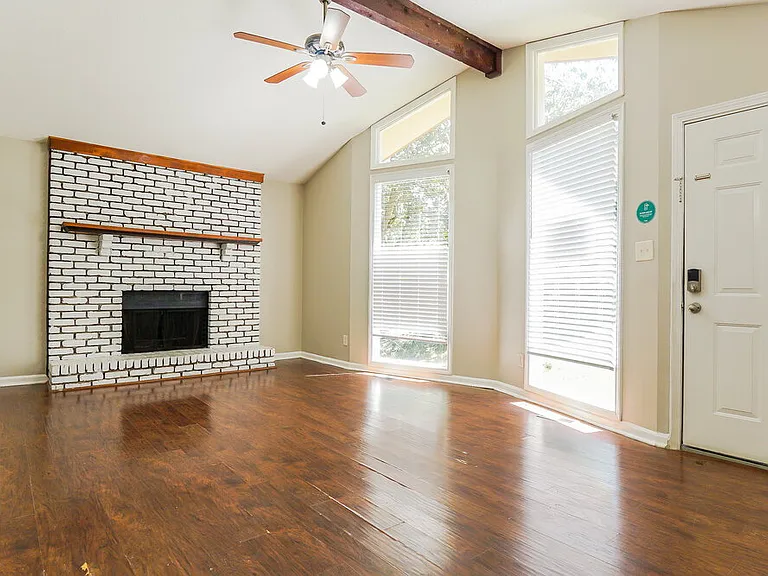 20 Moonglow Dr — Photo 5