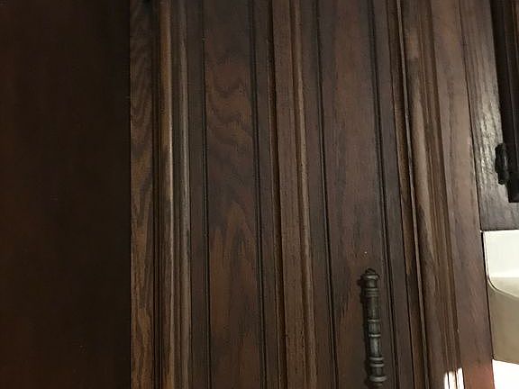 Kitchen cabinet style