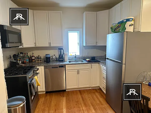 527 E 3rd St #2R Photo 1
