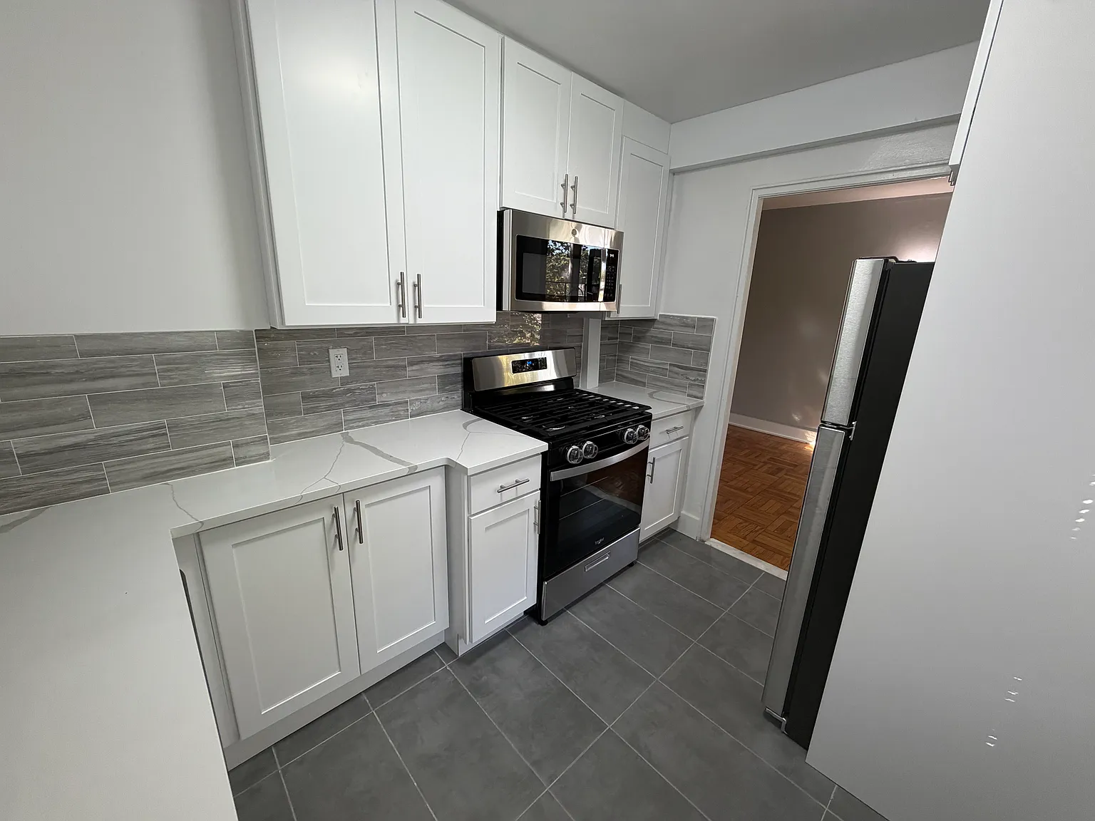 194th St, Fresh Meadows — Photo 4