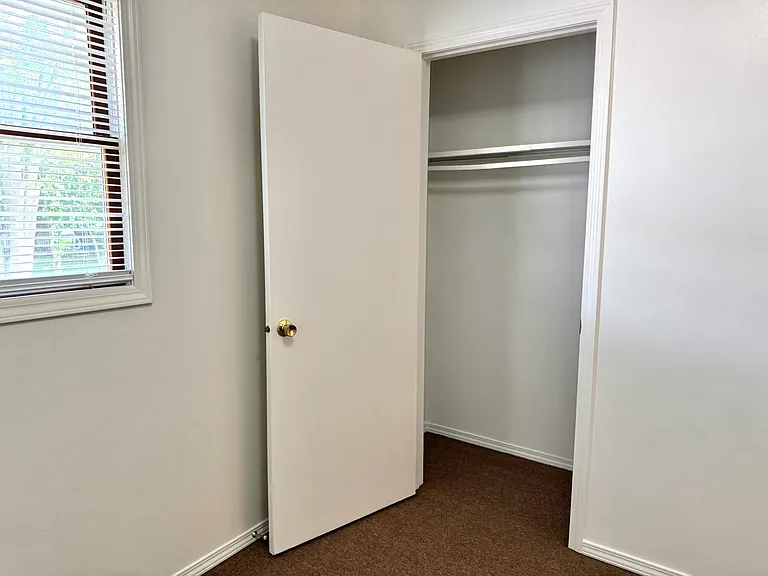 4 Lilac Ct - Bedroom 1 Closet