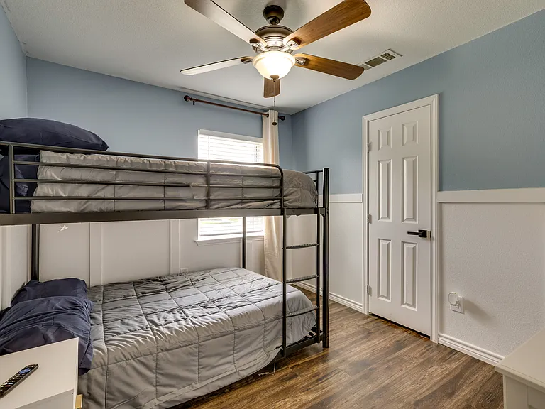 4002 Commonwealth Dr — Photo 15